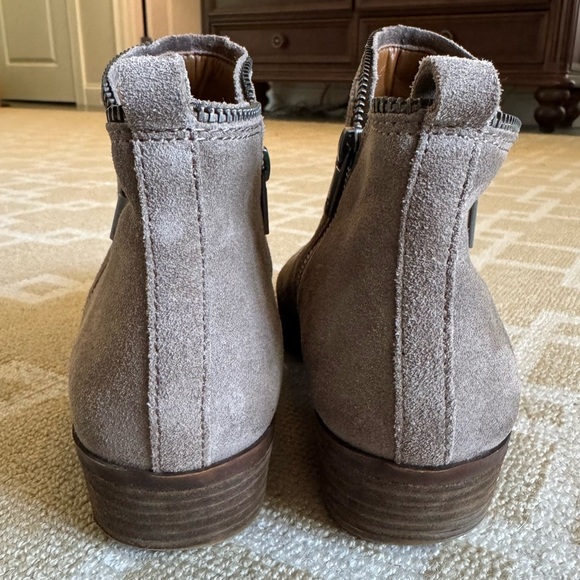 Lucky Brand Taupe Suede Ankle Booties Side Zip Low Heel Western Rustic 10.5 - Picture 8 of 14